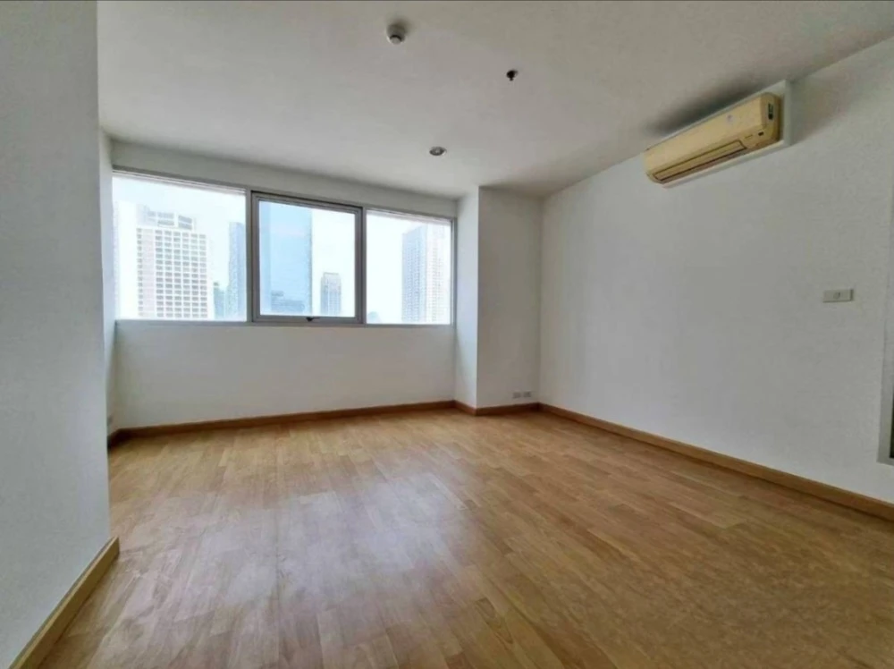 For sale: Saint Louis Grand Terrace, 15th floor, empty room, airy, spacious, comfortable, reserve now, don't miss out.
