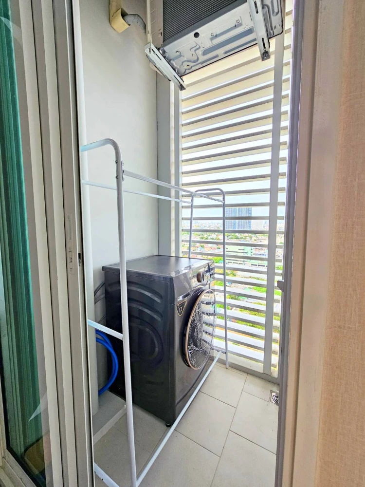 For sale: De Lapis Charan 81, 16th floor, beautiful room, fully decorated, book now, don't miss out.