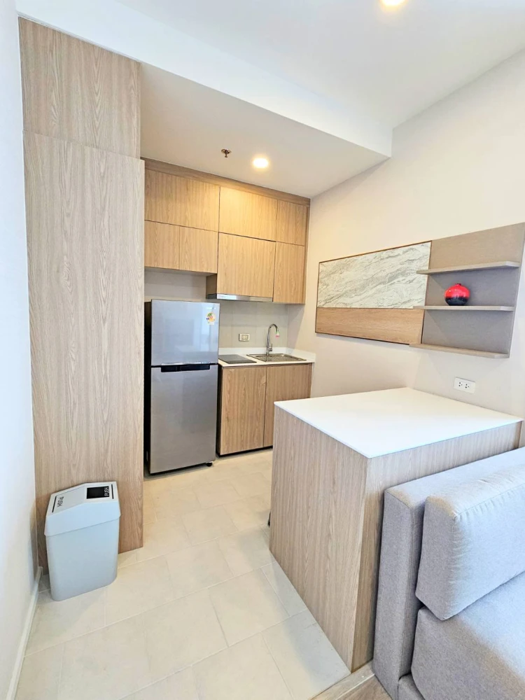 For sale: De Lapis Charan 81, 16th floor, beautiful room, fully decorated, book now, don't miss out.