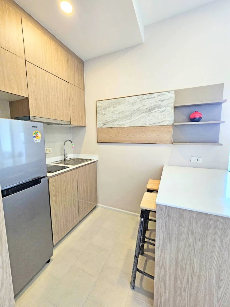For sale: De Lapis Charan 81, 16th floor, beautiful room, fully decorated, book now, don't miss out.