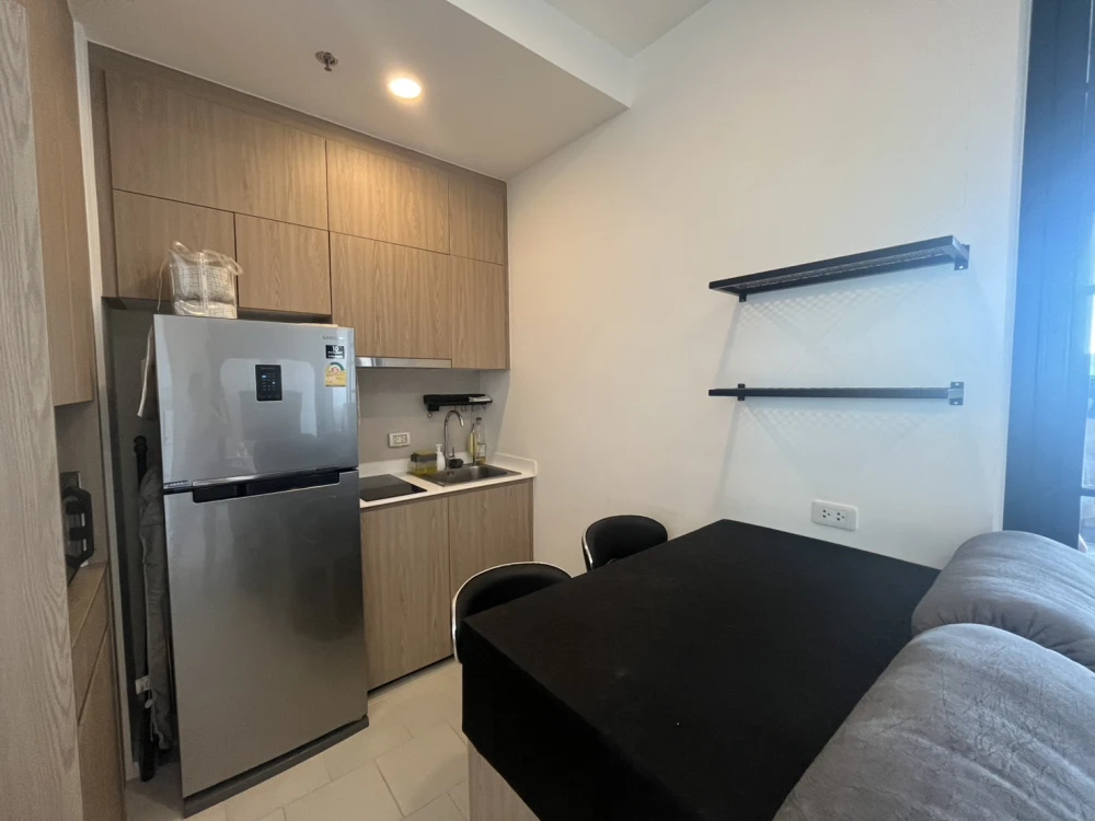 For sale: De Lapis Charan 81, beautiful view, very high floor, good wind, not hot sun, river view, Parliament, bring your bags and move in right away.