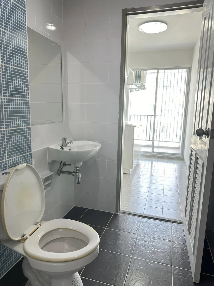 For sale: The Kit Lam Luk Ka Khlong 2 (Phase 1), beautiful room, beautiful view, corner room, next to fire escape, ready to move in, live there and ge