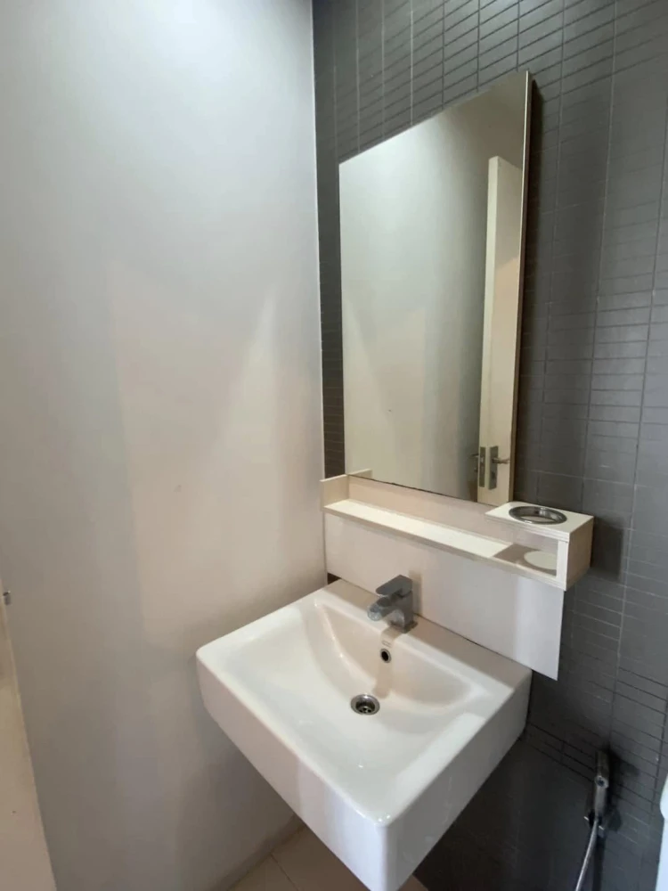 For sale: The Key Sathorn Ratchapruek, room is not hot, quiet, shady garden, fully-fledged common area, hurry and book now.