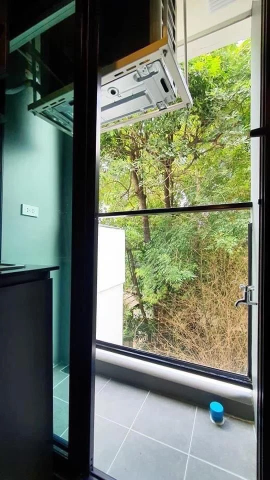 For sale: The Coopers Sukhumvit 64, 2nd floor, next to the common area, very convenient, fully furnished, ready to move in