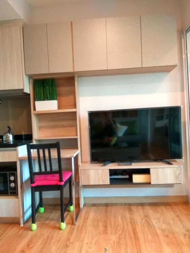 For sale: The Sea Sriracha, 10th floor, beautiful room, fully furnished, reserve and own it now, urgently.