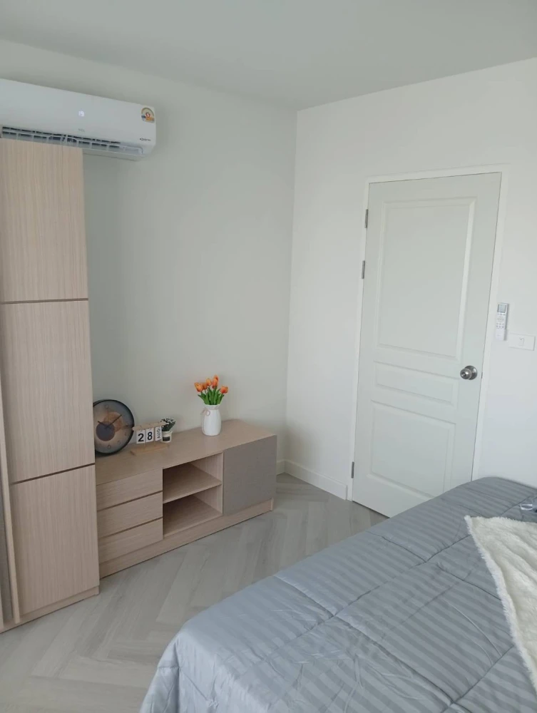 Urgent sale!! The Seasons Srinakarin, 5th floor, Building A, a condo in a good location, ready to move in. You will regret not booking!!