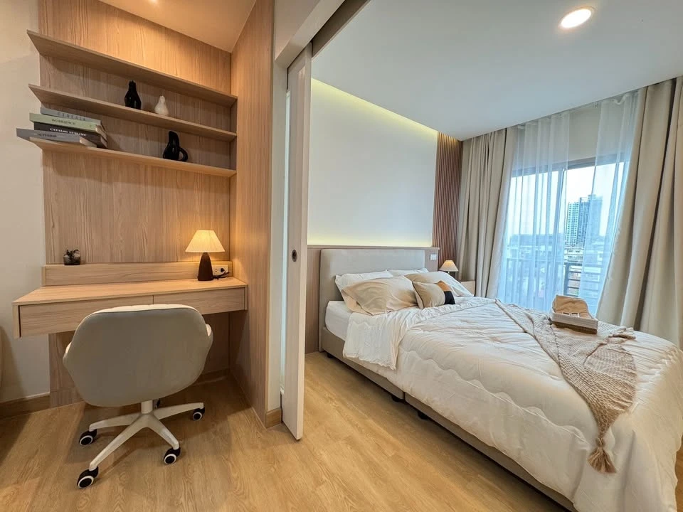 For sale: The Seed Sathorn-Taksin, beautiful open view, well-decorated, inviting, separate kitchen and balcony. Reserve now!