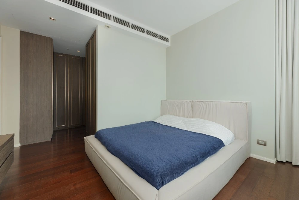 For sale: The Diplomat 39, very private corner unit, auspicious house number, brings wealth to residents, very attractive for booking.