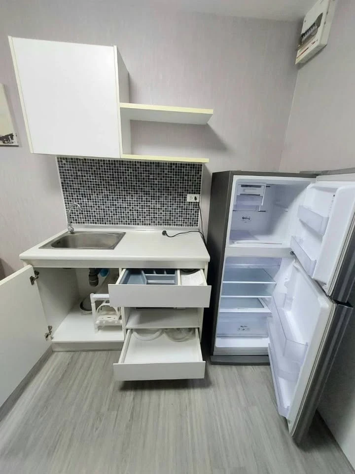 For sale: The Trust Condo Nakhon Pathom, cool and comfortable room, no sun at all in the morning or afternoon. This comfortable place to stay, you mus