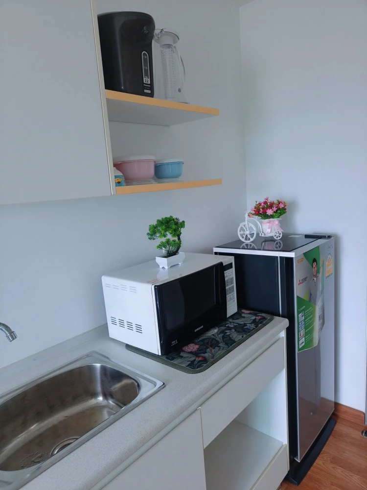 For sale: The Trust Condo Pattaya South (South Pattaya), convenient transportation, room is on the poolside side of the condo, hurry and book!!