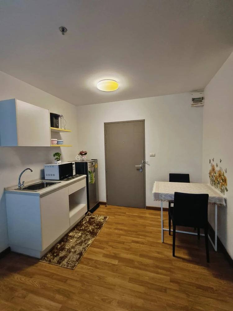 For sale: The Trust Condo Pattaya South (South Pattaya), convenient transportation, room is on the poolside side of the condo, hurry and book!!