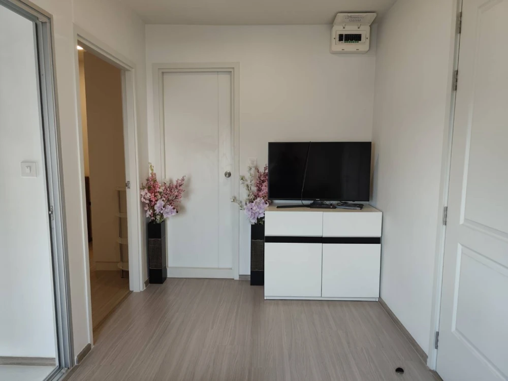For sale: The Tree Lat Phrao 15, 5th floor, corner room, private zone, best zone in the building, no one walking past, if you're slow you'll definitel
