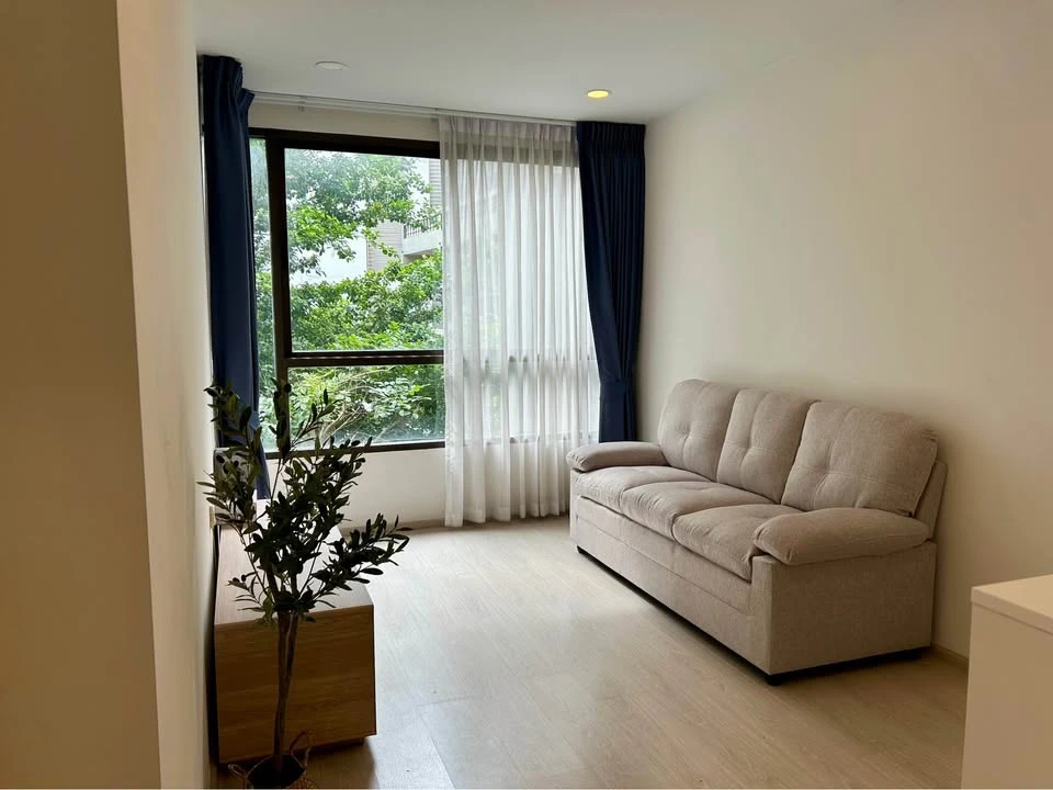 For sale: The Tree Sukhumvit 64, empty room, corner room, very private. Comes with a complete set of Buit-In kitchen sets. Hurry and reserve yours.