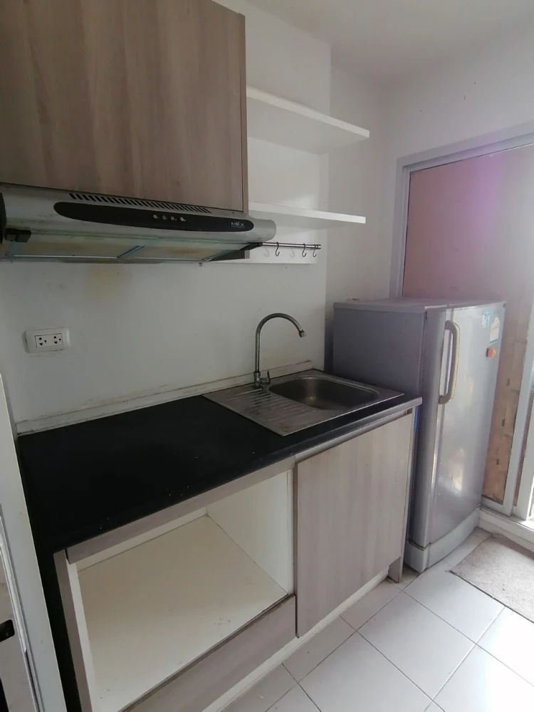 For sale: The Prop Condo Chaengwattana 12, 12 rooms, good condition, good location, not exposed to full sun, beautiful view overlooking the swimming p