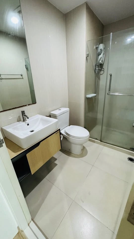 For sale or rent: The Parkland Phetkasem - Tha Phra. This room is large, close to the elevator, beautiful view both day and night. Very worth booking.