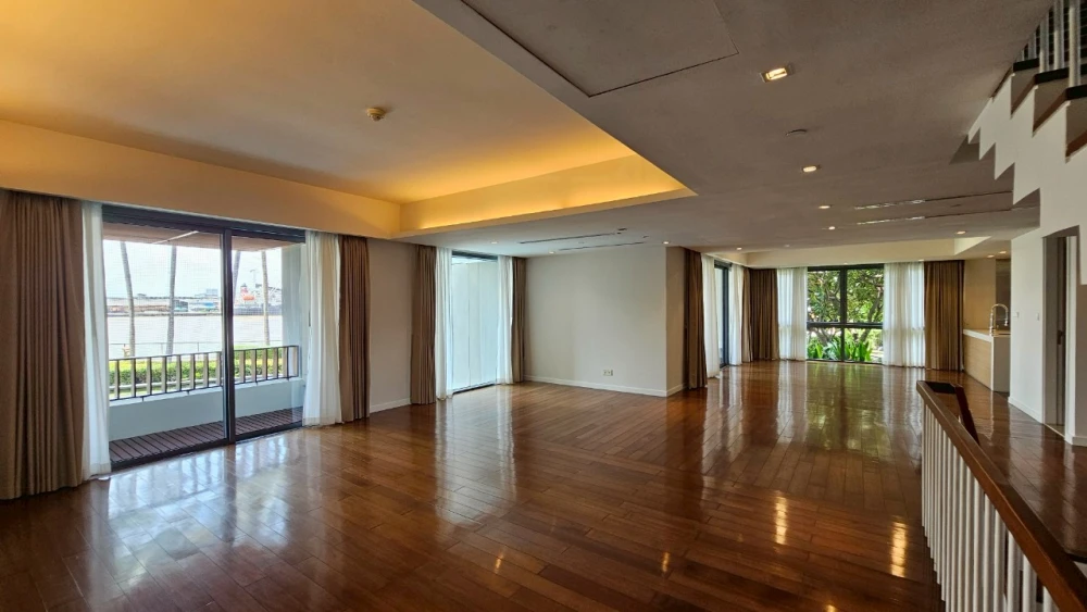 For sale: The Pano Rama 3, a luxury island villa on the Chao Phraya River, spacious area, single-family home feel, with a private swimming pool.