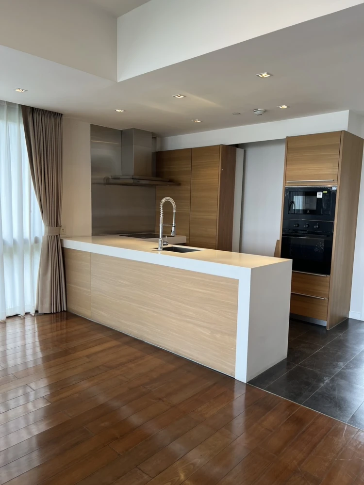 For sale: The Pano Rama 3, a luxury island villa on the Chao Phraya River, spacious area, single-family home feel, with a private swimming pool.