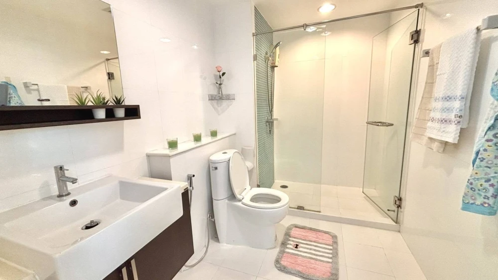 For sale: The Fine at River, 8th floor, near the river, spacious room, comfortable, fully furnished, ready to move in. Book now, don't wait.