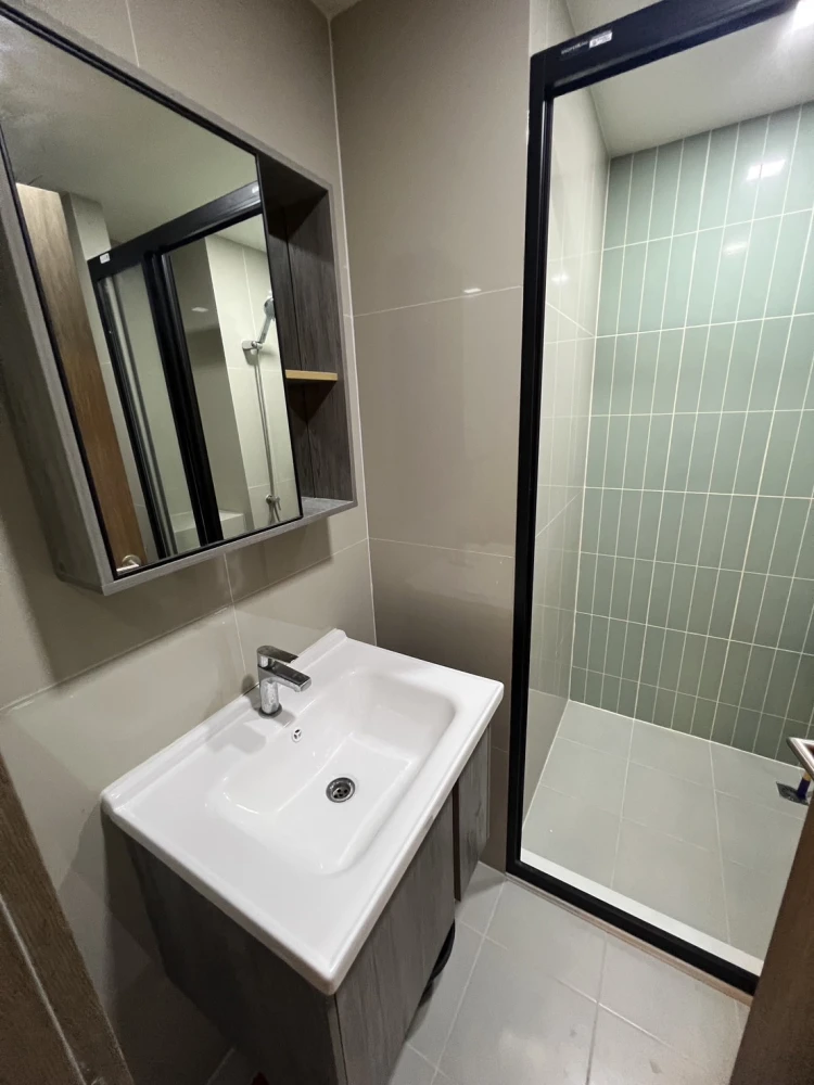 For sale: The Move Ram 22, 4th floor, comes with complete furniture and electrical appliances. If interested, hurry and reserve now. Don't wait.