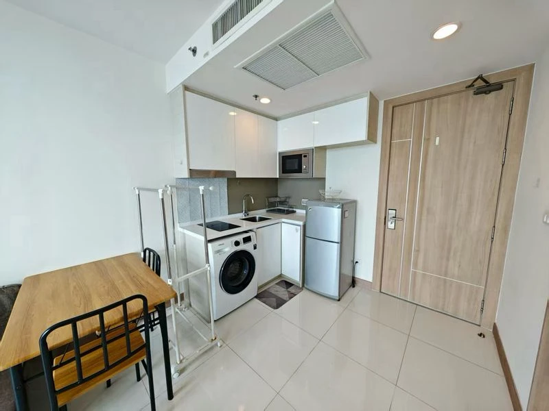 For sale: The Riviera Wongamat Beach (North Pattaya). The room is on a very high floor with a stunning sea view. If you don't reserve, you'll really m