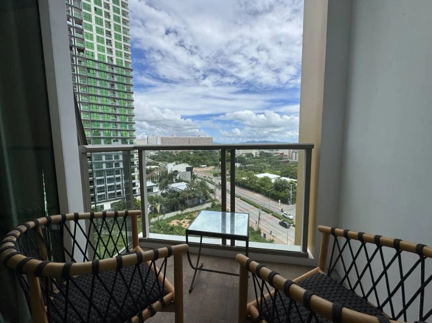 For sale: The Riviera Ocean Drive (Jomtien), 10th floor, sea view, Jomtien, fully furnished, stylishly decorated, interested, reserve now.