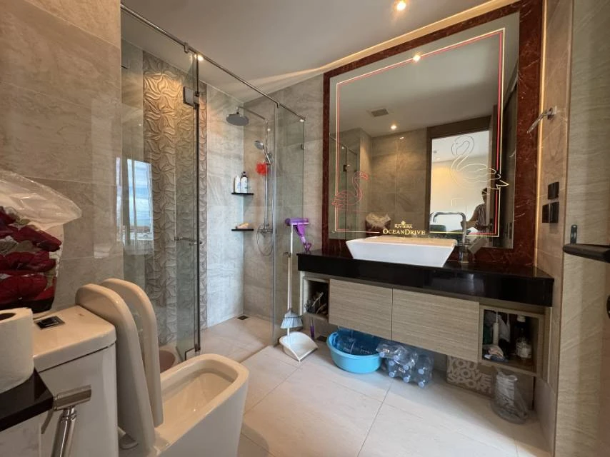 For sale: The Riviera Ocean Drive (Jomtien), 10th floor, sea view, Jomtien, fully furnished, stylishly decorated, interested, reserve now.