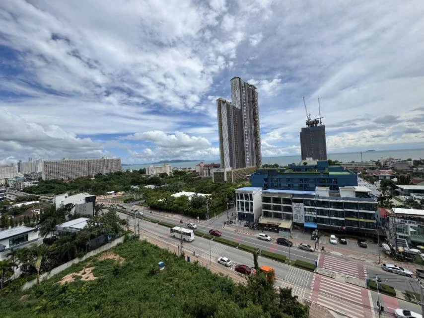 For sale: The Riviera Ocean Drive (Jomtien), 10th floor, sea view, Jomtien, fully furnished, stylishly decorated, interested, reserve now.