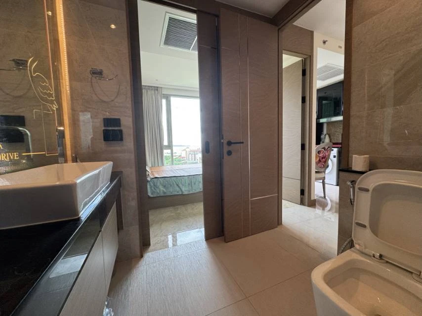 For sale: The Riviera Ocean Drive (Jomtien), 10th floor, sea view, Jomtien, fully furnished, stylishly decorated, interested, reserve now.