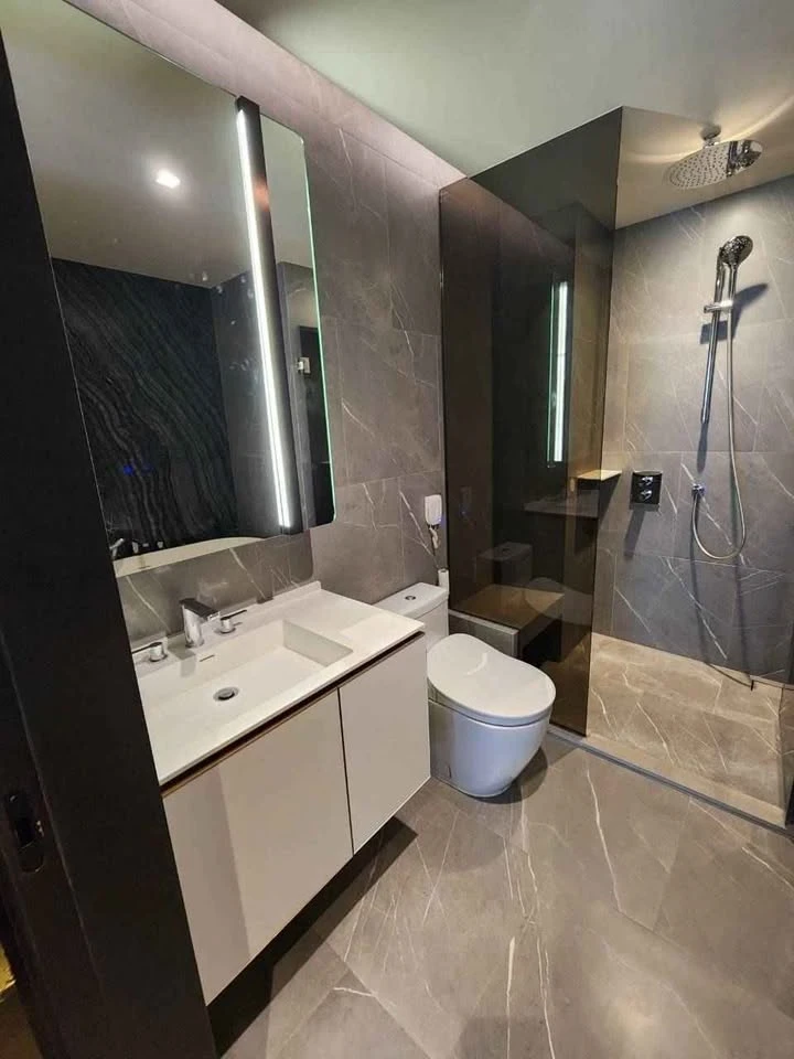 Sell The Reserve Sukhumvit 61, Building B, 5th floor, fully furnished. Appliances are full. Buy now. Hurry up.