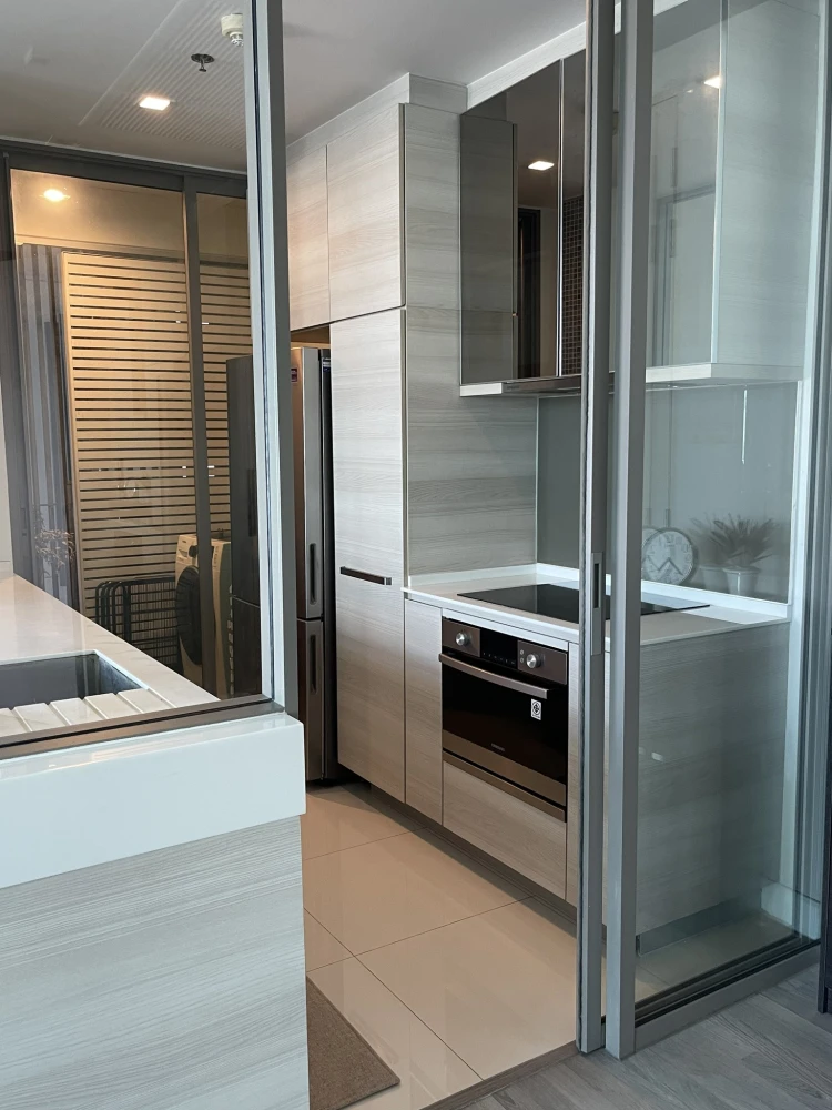 Sell The Room, BTS Wongwian Yai, very spacious balcony, most beautiful view, big sofa, comfortable sitting Hurry up to reserve it.