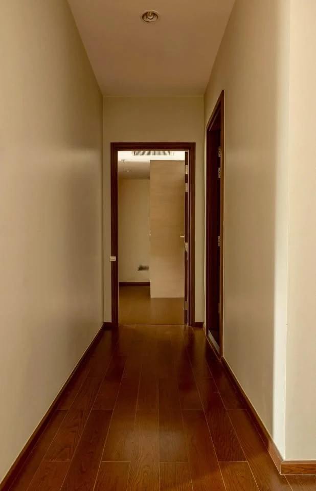 For sale: The Hudson Sathorn 7. Only 4 units on this floor, providing extra privacy. Clean and airy room. Interested? Reserve now!