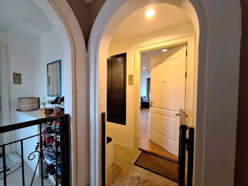 ขายเดอะเครสท์พหลโยธิน 11 ห้องชั้นสูง พร้อมด้วยเฟอร์ครบจองเลย+++