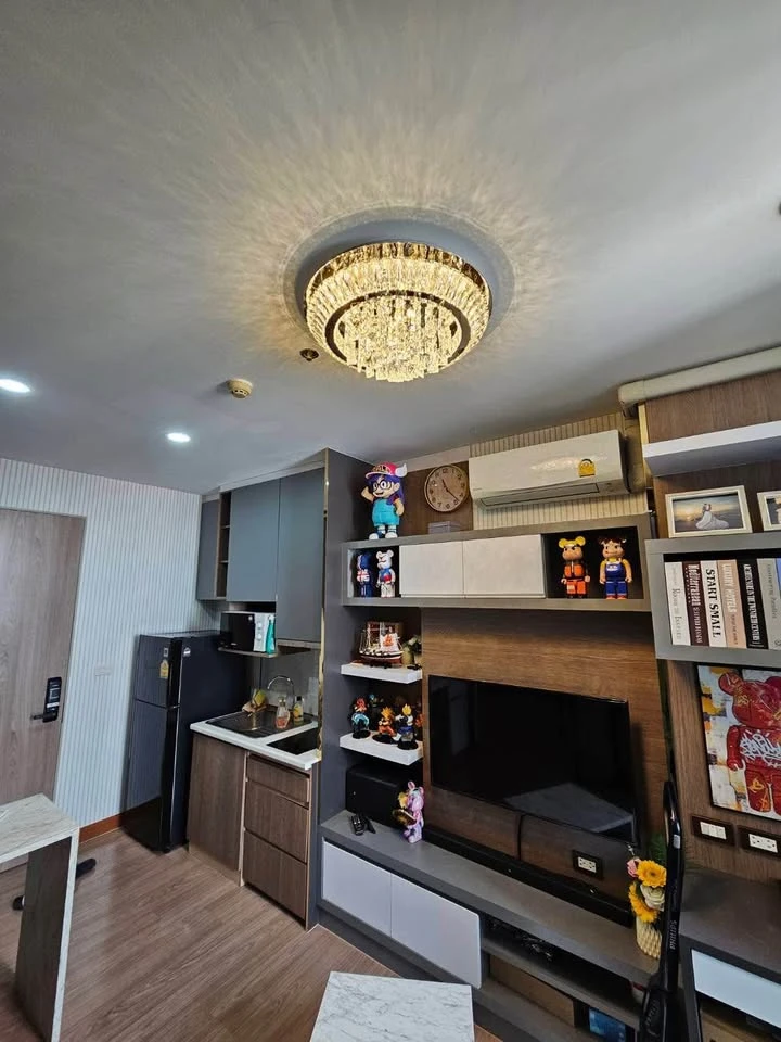 For sale: The Capital Ratchaprarop-Vibha, 22nd floor, highest floor, fully furnished, don't miss it.