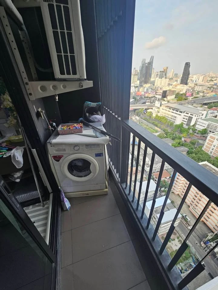 For sale: The Capital Ratchaprarop-Vibha, 22nd floor, highest floor, fully furnished, don't miss it.