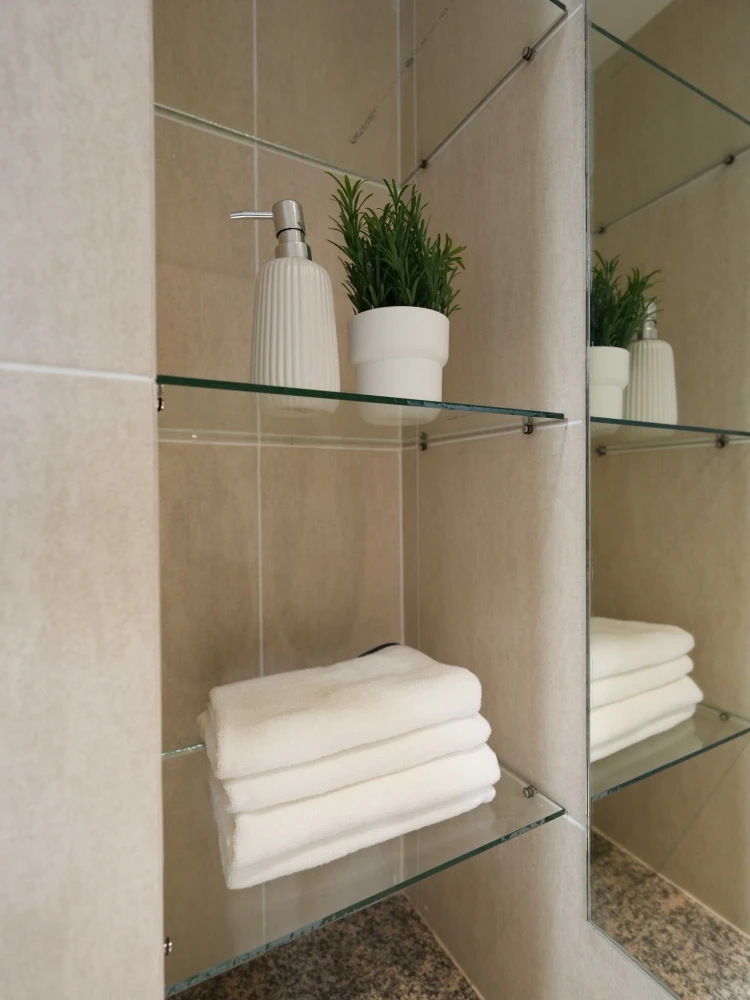For sale: The Clover Thonglor. Large unit, beautifully decorated in a calming white color scheme. You won't be disappointed if you reserve it.