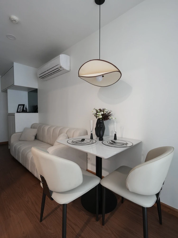 For sale: The Clover Thonglor. Large unit, beautifully decorated in a calming white color scheme. You won't be disappointed if you reserve it.