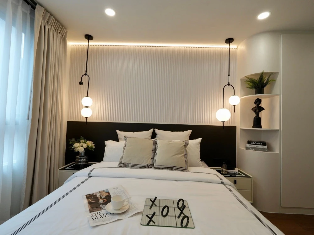 For sale: The Clover Thonglor. Large unit, beautifully decorated in a calming white color scheme. You won't be disappointed if you reserve it.