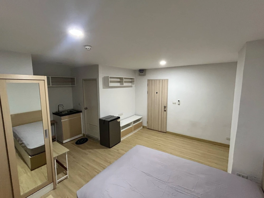 For sale: The Diamond Nawakon-Talat Thai, Studio room, clean, airy, very comfortable, comes with furniture, this price is a must hurry.