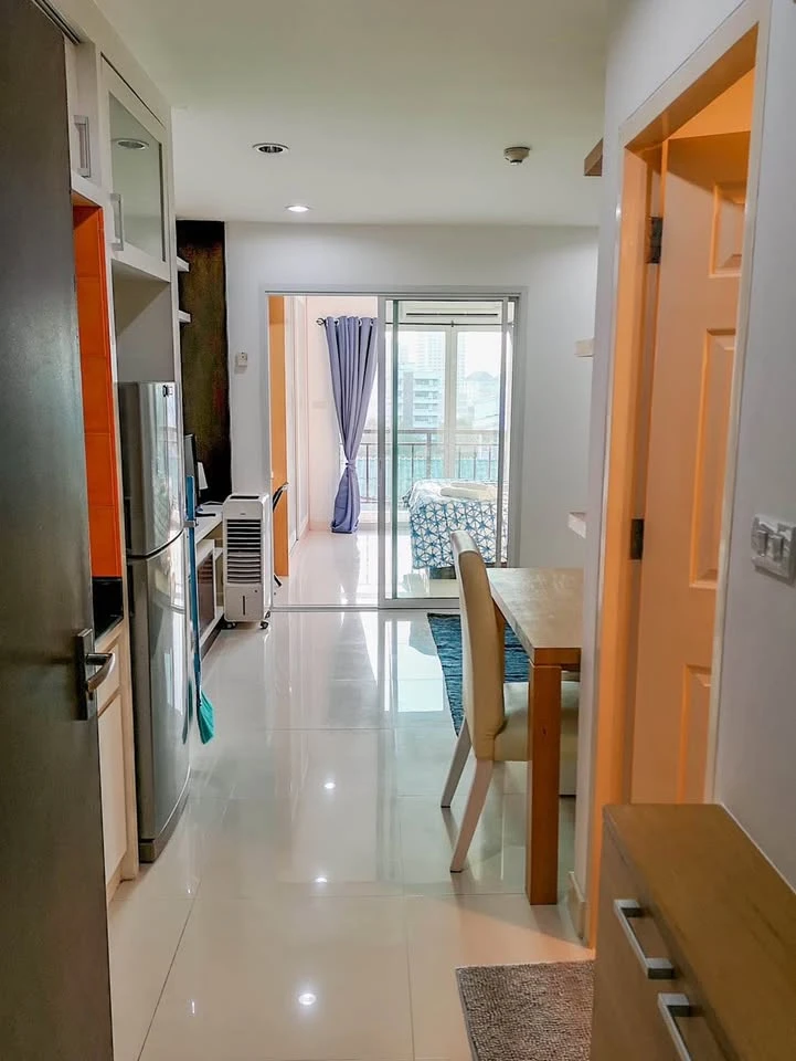 For sale: The Private at Suthisan, 8th floor, highest floor, beautiful city view, full of facilities. You will regret it if you miss it.