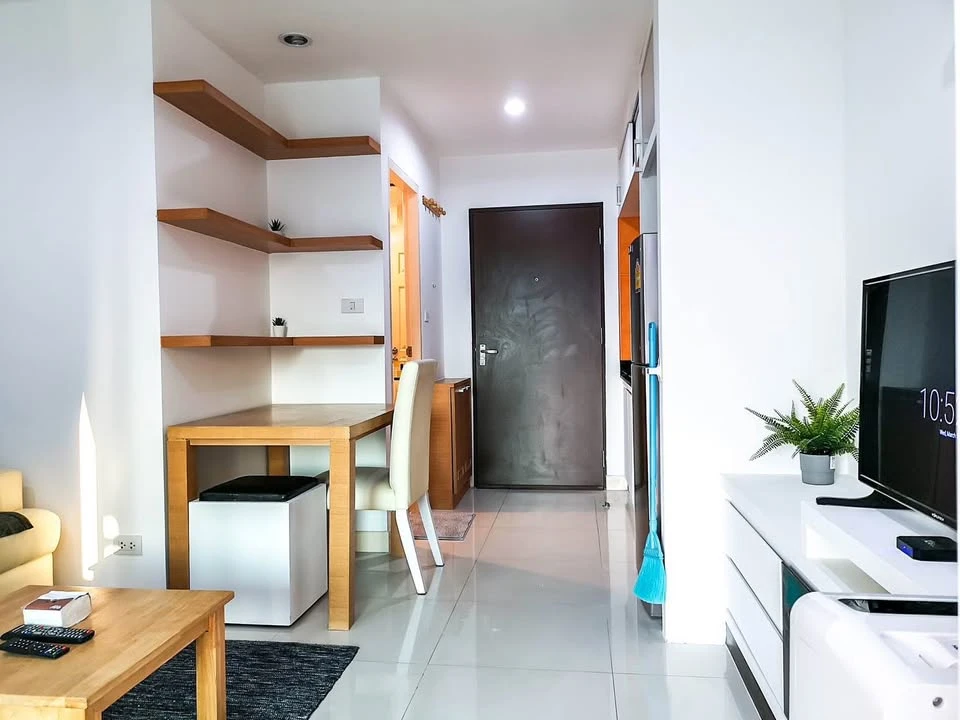 For sale: The Private at Suthisan, 8th floor, highest floor, beautiful city view, full of facilities. You will regret it if you miss it.