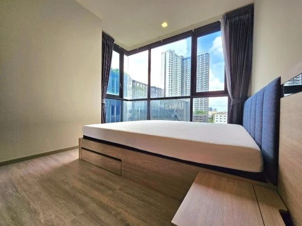 For sale: The Line Wong Sawang, corner room, 2 bedrooms, fully furnished, stunning view, ready to move in.