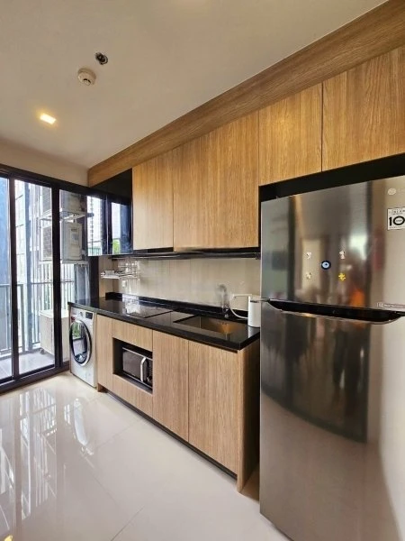 For sale: The Line Wong Sawang, corner room, 2 bedrooms, fully furnished, stunning view, ready to move in.