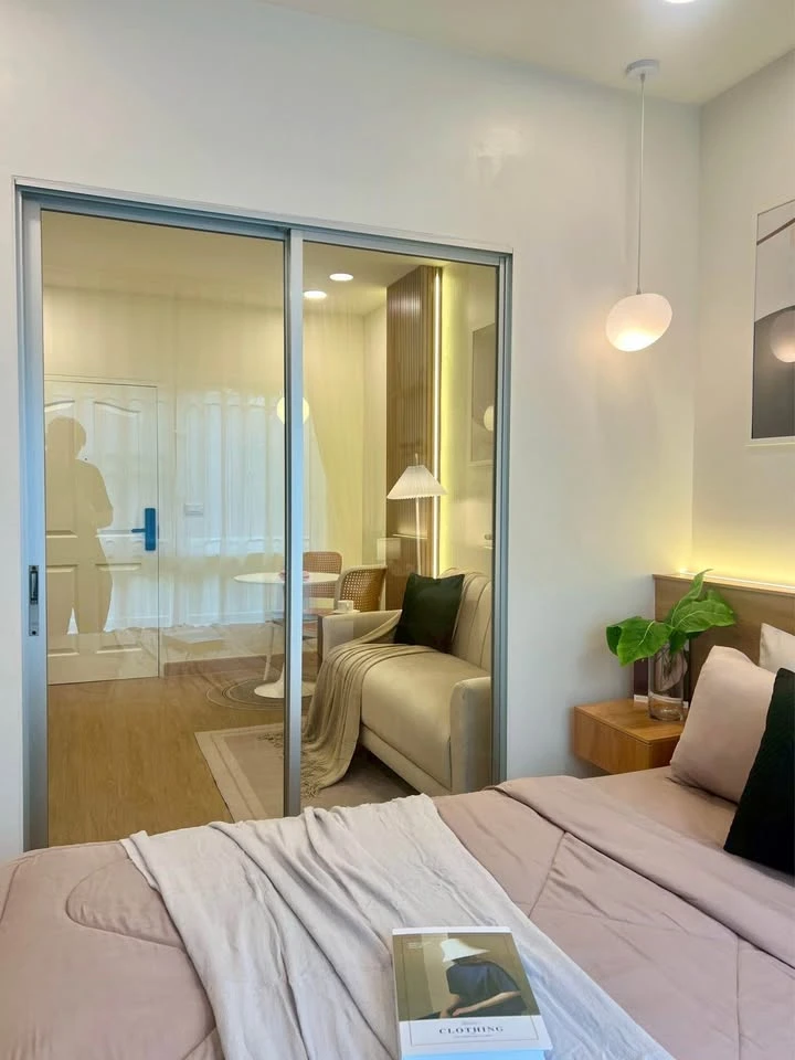 For sale: The Kit Sukhumvit 113, 1st floor, Building A, very shady garden view, beautifully decorated, very livable, just bring your own luggage and y