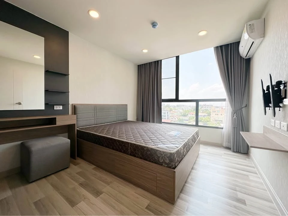 Selling The Cube Premium Ramintra 34. Beautiful unit, excellent condition, well-designed with separate room areas. Reserve now to secure your unit!