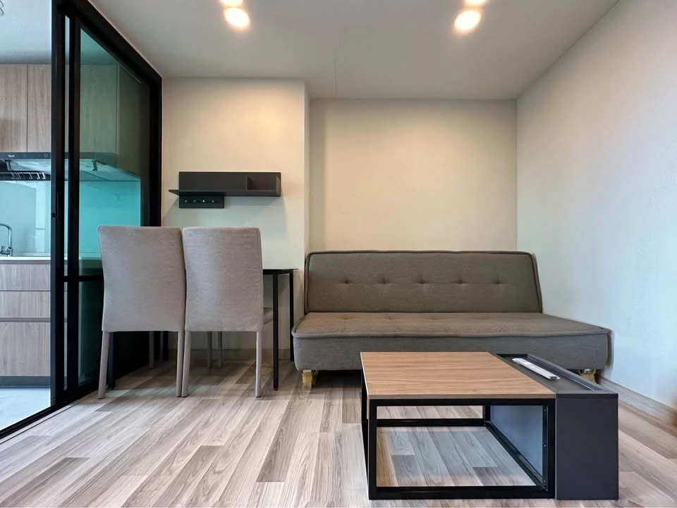 Selling The Cube Premium Ramintra 34. Beautiful unit, excellent condition, well-designed with separate room areas. Reserve now to secure your unit!