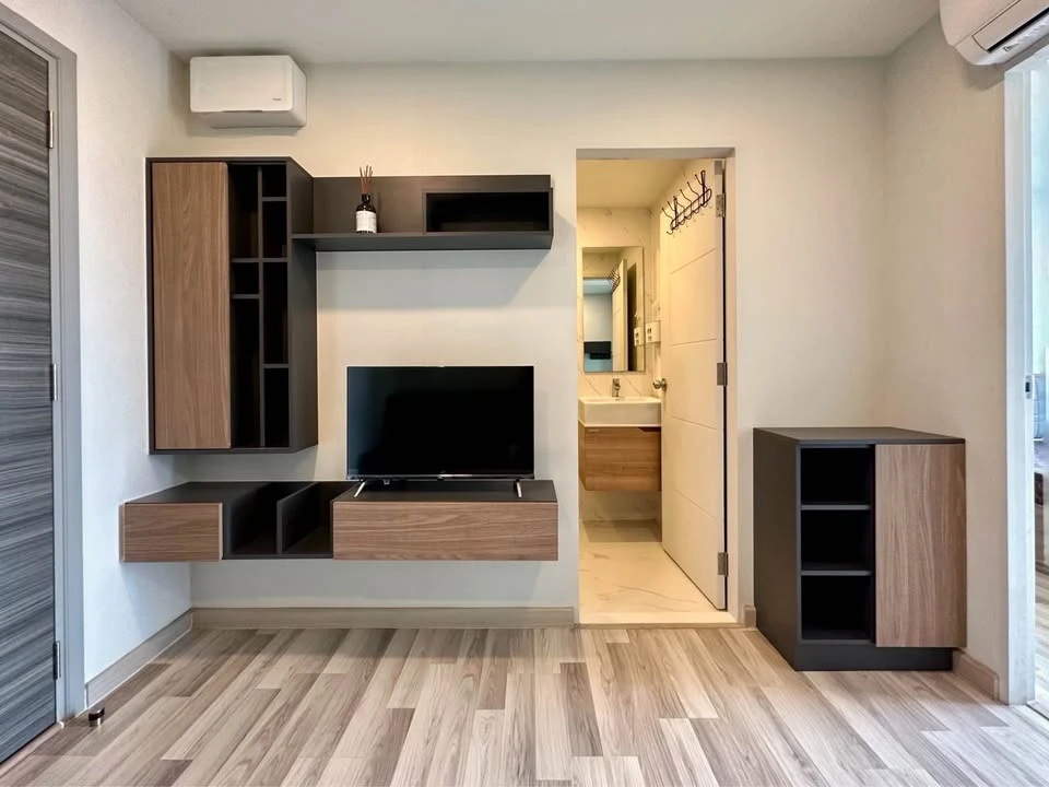 Selling The Cube Premium Ramintra 34. Beautiful unit, excellent condition, well-designed with separate room areas. Reserve now to secure your unit!