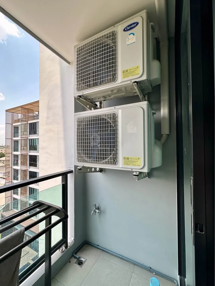 Selling The Cube Premium Ramintra 34. Beautiful unit, excellent condition, well-designed with separate room areas. Reserve now to secure your unit!