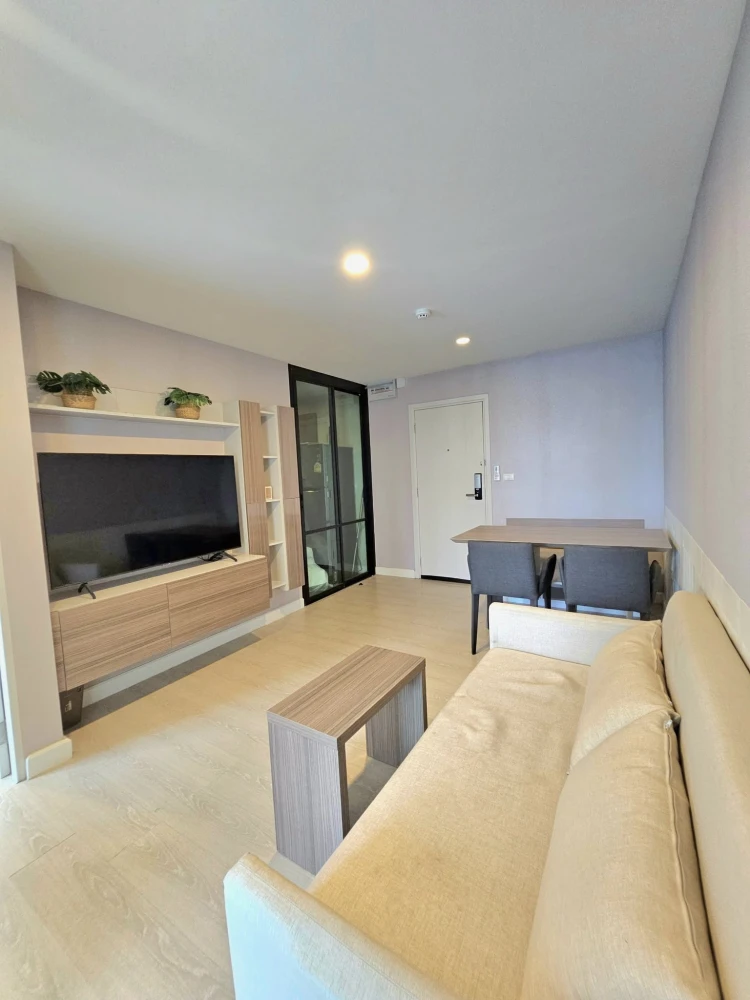 For sale: The Cube Plus Minburi, top floor, corner unit, open space, near fire escape, pool view, room doesn't get hot all day, don't miss out!