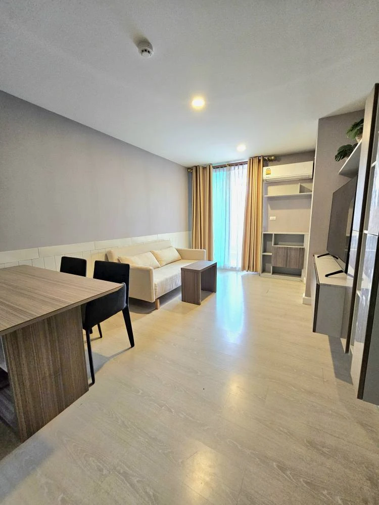For sale: The Cube Plus Minburi, top floor, corner unit, open space, near fire escape, pool view, room doesn't get hot all day, don't miss out!