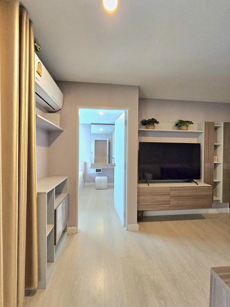 For sale: The Cube Plus Minburi, top floor, corner unit, open space, near fire escape, pool view, room doesn't get hot all day, don't miss out!